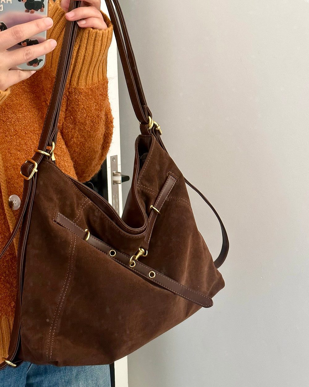 Academia Belted Shoulder Bag